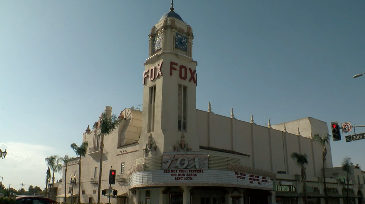 'So Good! The Neil Diamond Experience' to come to the Fox Theater - Vimarsana News